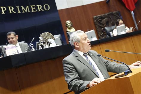 Senador José Alfredo Botello Montes Ley De Premios Estímulos Y