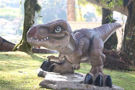 Parque dos Dinossauros será sediado em duas praças PRIMEIRA PÁGINA SC