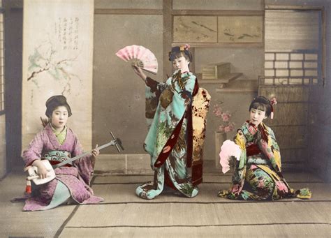 A Glimpse Into The Misunderstood History Of Geisha