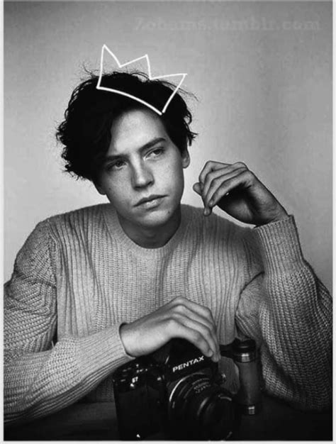 Pin De En Riverdale Cole Sprouse Chicos Famosos Celebridades