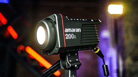 APUTURE AMARAN 200X BI COLOR REVIEW Your Next BRIGHT STUDIO LED LIGHT