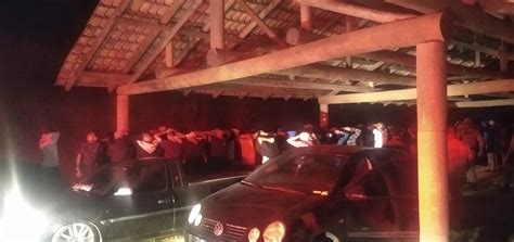 Homem Tenta Agredir Agentes E Leva Tiros De Bala De Borracha Em Festa