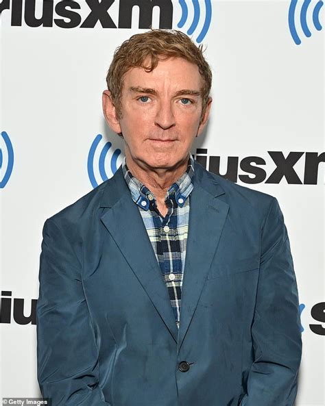 And Just Like That Fans Slam Sex And The City Reboot For Bumbling Storylines Desperate Carrie