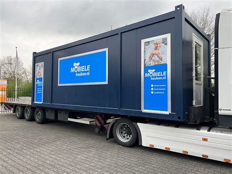 Mobile Küchencontainer Solarmast