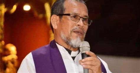 Nicaragua excarcela a 12 sacerdotes y los envía al Vaticano tras un