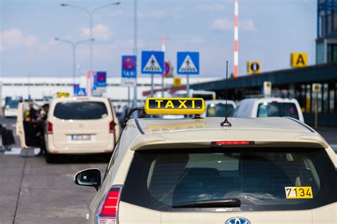 Divlji Taksisti Sve E E Voze Sa Stranim Tablicama A Njih Stotine