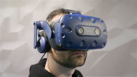 Htc Vive Pro Eye Hands On First Vr Headset With Eye Tracking Youtube