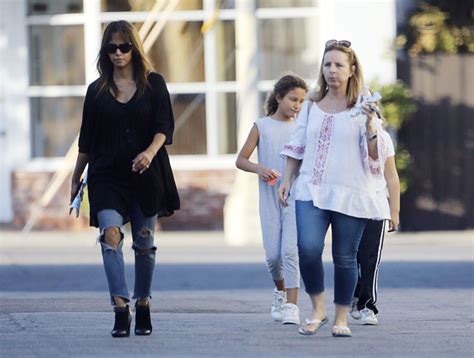 Pics Halle Berry And Daughter Nahla Out And About Sandra Rose