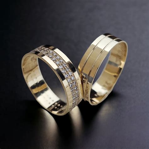 Alianças de Casamento e Noivado em Ouro 18k 5mm 9 6g o Par e