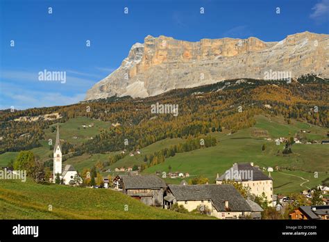 La Villa Stern In Front Of Heiligkreuzkofel Valley Val Badia