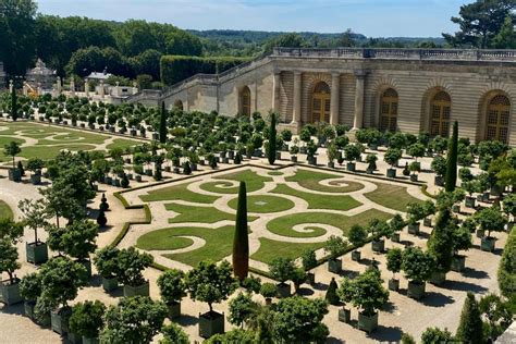 Private Versailles Gardens Trianon From Paris By Mercedes