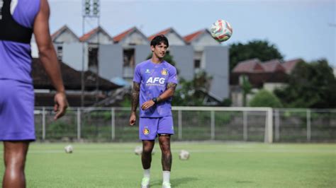 Sempat Tak Punya Klub Ini Rahasia Mantan Pemain Timnas Indonesia Irfan