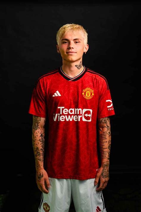 Isak Hansen Aar En Manchester United Team Brazil Football Team