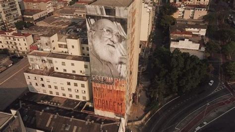 Em centenário de Paulo Freire educador ganha homenagem em mural na