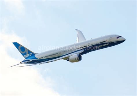 Boeing 787-9 Dreamliner Jet, Specs, Seat Map, Range, and Price ...