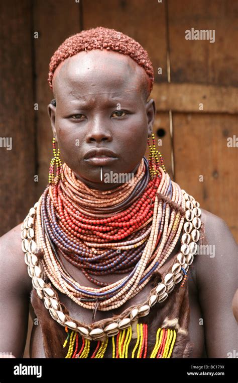 Africa Ethiopia Omo Valley Karo Tribesmen Woman Stock Photo Alamy