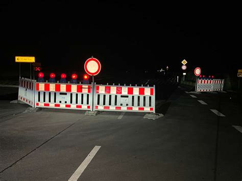 Unfall Fahrer Ignoriert Stra Ensperre Zwei Schwerverletzte Rehau