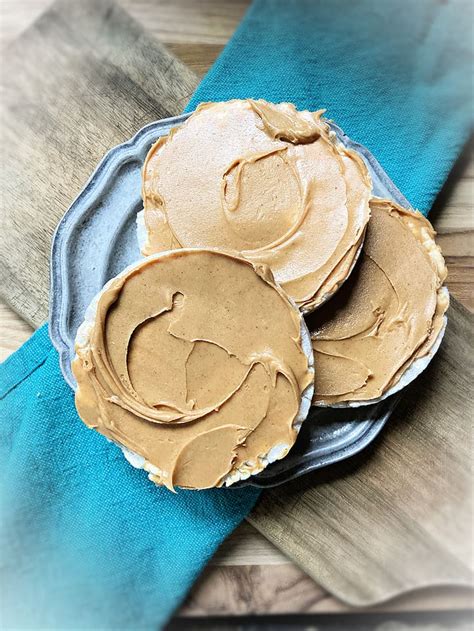 5 Minute Snack Rice Cakes With Peanut Butter Loaves And Dishes