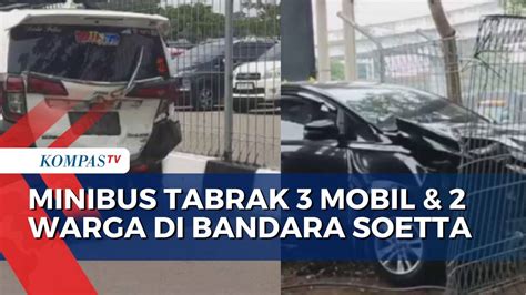 Akibat Sopir Hilang Kendali Minibus Tabrak 3 Mobil Dan 2 Warga Di