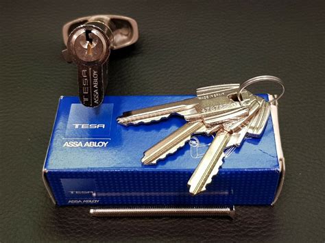 Euro Cylinder OEM Tesa Assa Abloy Lock Knob 3 Keys 5 Pin Metal Wood PVC