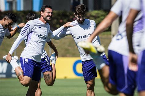 Gilberto Cruzeiro Divulga Relacionados Para Duelo Contra O Santos