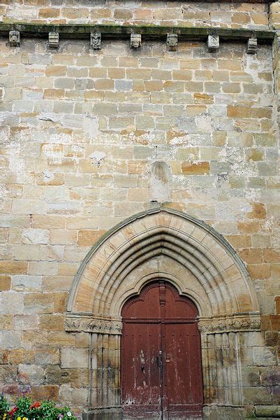 Eglise Saint Jean Baptiste à Vic le Comte PA00092461 Monumentum