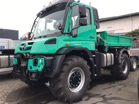 NEUER UNIMOG U529 KBM AGRAR Vorführmaschine KBM Unimog