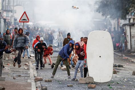 South Africas One Week Taxi Strike Turns Deadly August 9 2023 Reuters