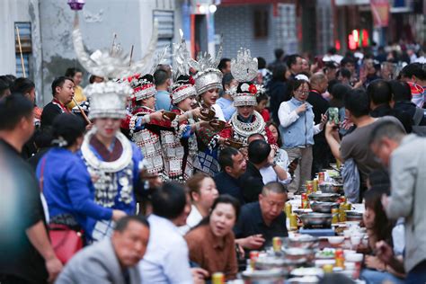 “五一”假期前三天，贵州累计接待游客203826万人次中国政库澎湃新闻 The Paper