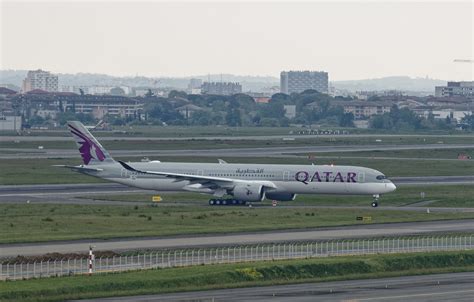 A Qatar Airways F Wzfb A Aoc Msn Aib Aviation Flights