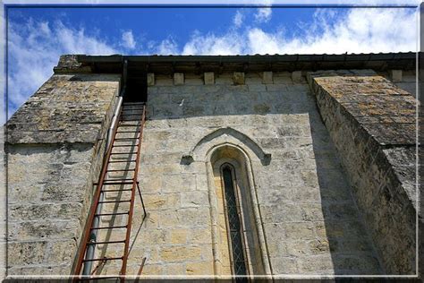 Eglise fortifiée de SAINT GEORGES ANTIGNAC Château féodal et ruine