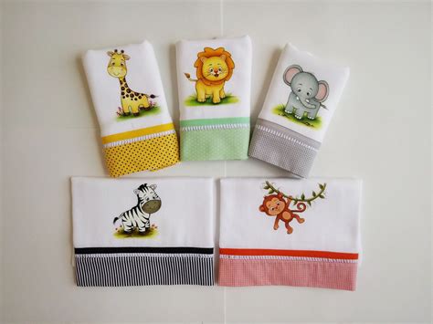 Kit 5 fraldas pintadas à mão para menino Safari Baby no Elo7