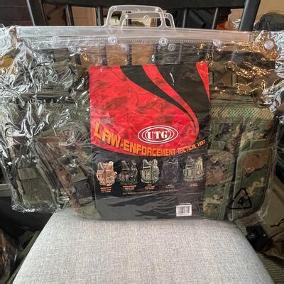 UTG Law Enforcement Tactical Vest Marine Desert Digital Camo