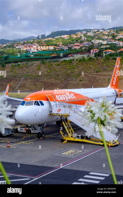 Easyjet Airbus A Hi Res Stock Photography And Images Alamy