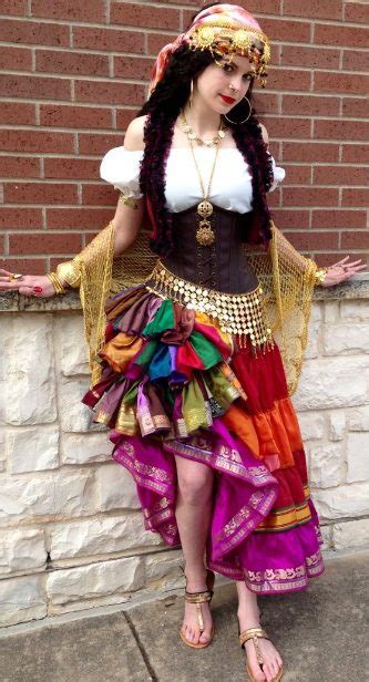 43 Amazing Outfit Ideas To Wear For Renaissance Faire 2022 Hood Mwr