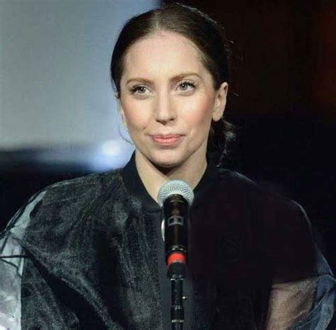 Seeing Lady Gaga Without Makeup is Like Looking at a Different Person ...