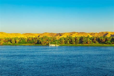 Magn Fica Paisagem No P R Do Sol Do Rio Nilo Foto Premium