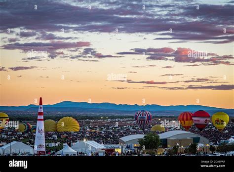 Hot Air Balloon Fiesta Hi Res Stock Photography And Images Alamy