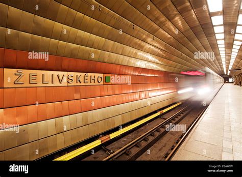 Prager U Bahn u Bahn u Bahn öffentlichen Verkehrsmittel in Prag