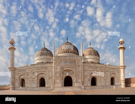 Forts And Castles In Desert Of Pakistan Stock Photo Alamy