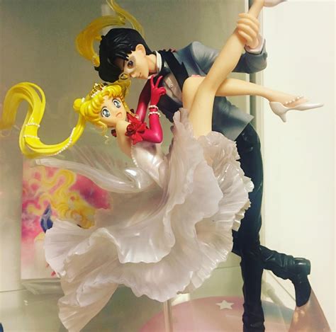 Sailor Moon and Tuxedo Mask! One of my favorite figures finally displayed. : r/AnimeFigures