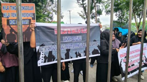 Guru Honorer Dipecat Karena Ikut Demo Dugaan Kecurangan Seleksi Pppk