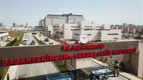 Başakşehir Çam ve Sakura Şehir Hastanesi nin tabelası asıldı YouTube