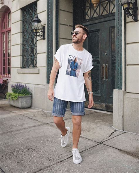 How To Style Your Shorts With T Shirt To Look Sharp