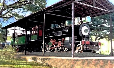 UMA VIAGEM PELOS TRILHOS DA CENTRO OESTE Locomotiva nº 233 em Lavras MG