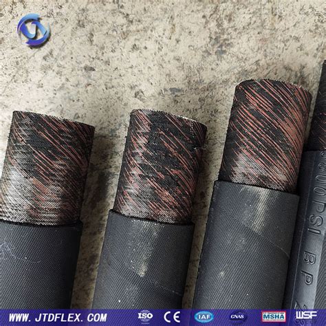 Four Layers Spiral Hydraulic Rubber Hose DIN En856 4sp China Weather