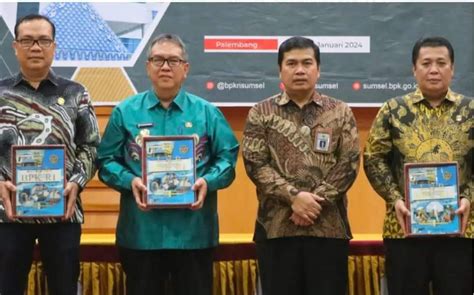 Pj Bupati Dr H Ahmad Rizali Terima Lhp Kinerja Atas Belanja Daerah