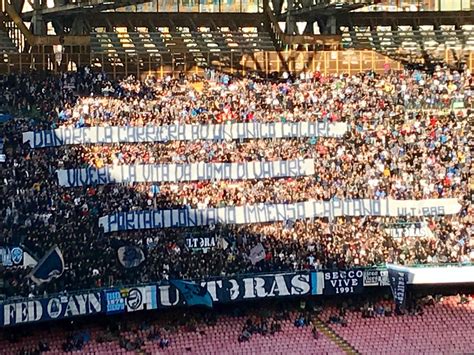 AN FOTO Stupendo Striscione In Curva B Per Hamsik Donare La