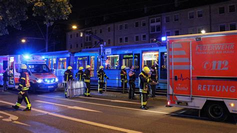 Zwei Verletzte Bei U Bahn Unfall In Frankfurt Hessenschau De Panorama