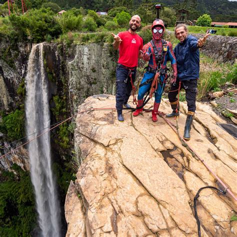 Sobre O Salto De Pêndulo Da Natural Extremo